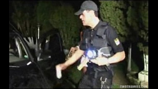 Policeman and two hot trannies make a deal