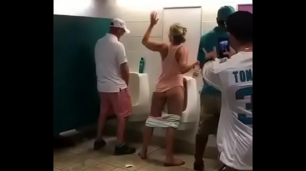 shemale peeing on toilet