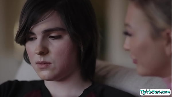 Blonde shemale fucks her friends wet pussy