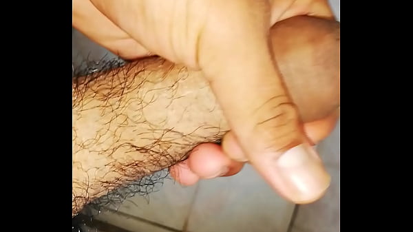 Me la jalo en el baño,alguien quiere