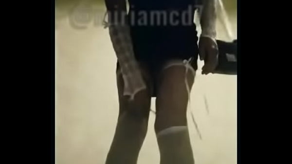 Crossdresser jovencito con lenceria de novia sexy se masturba