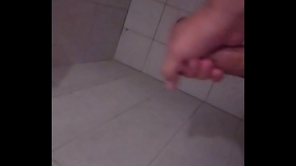 Me la jalo en el baño