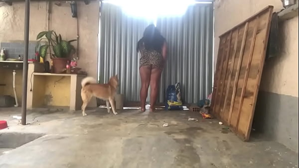 Meu fã descobriu meu endereço e bateu aqui no portão – completo no RED