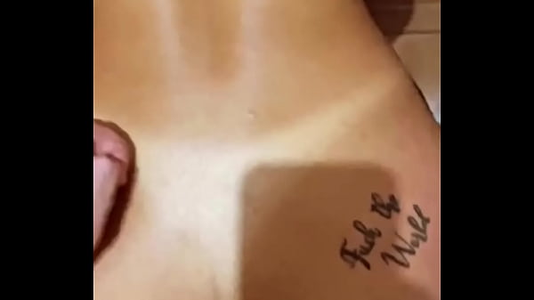 Fudendo novinha na cadeira do escritório