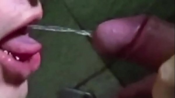 Shemale take Cum and piss cocktail.