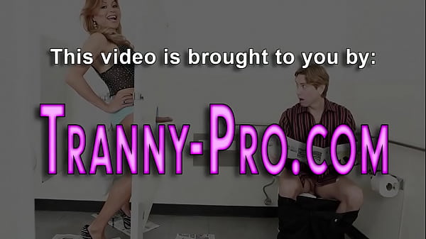 Pretty tranny riding cock