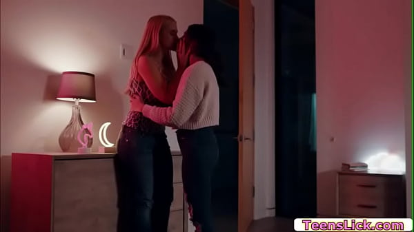 Sarah watch Liv taste her wet pussy