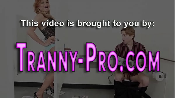 Trans lesbian licking babes pussy