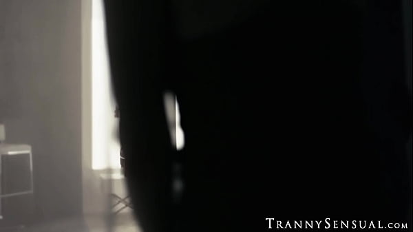 Blonde tbabe Ella Hollywood fucked after sensual massage