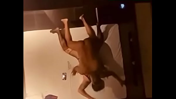 O prazer de ser fêmea e levar estocada de pica preta na cucetinha