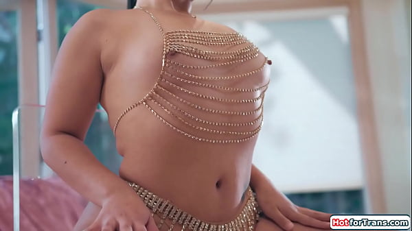 Tgirl photographer Eva Maxim fucks model