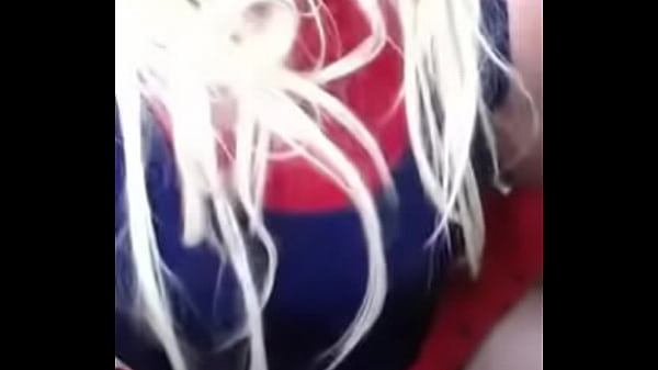 travesti caliente masturbandose