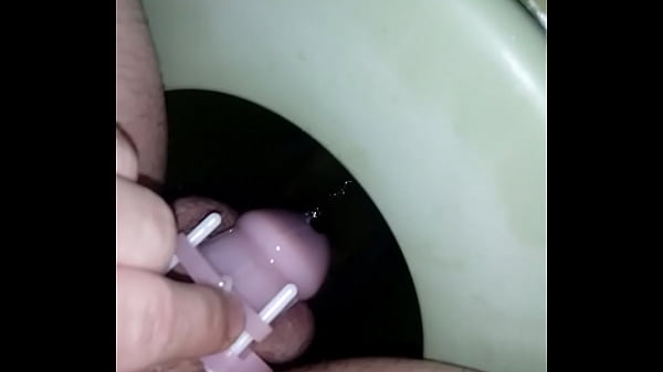 cdzinha aprendo a fazer xixi igual menina