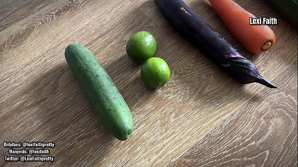 Good girl love vegetable!!!!