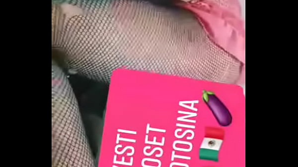 Tranny shemale jovencita se masturba con dildo el culo