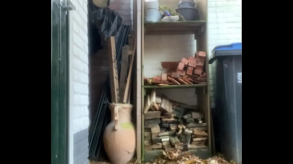 Hotfoxie wetting her jeans