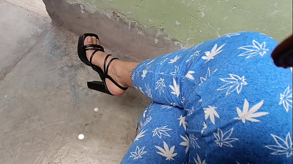 mostrando mis piecitos