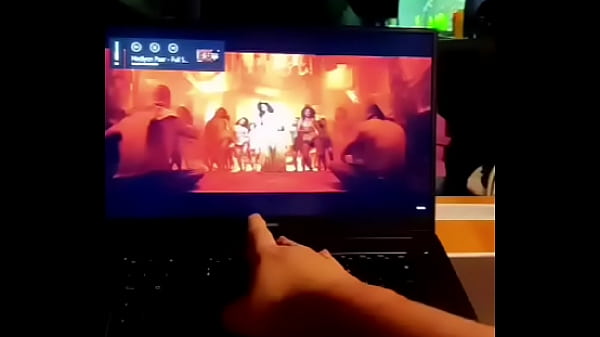 Sissy Candy Rose – Sexy Dance Oh Na Kar Maan Rupaiye Wala Ban Ban Behnda Agge