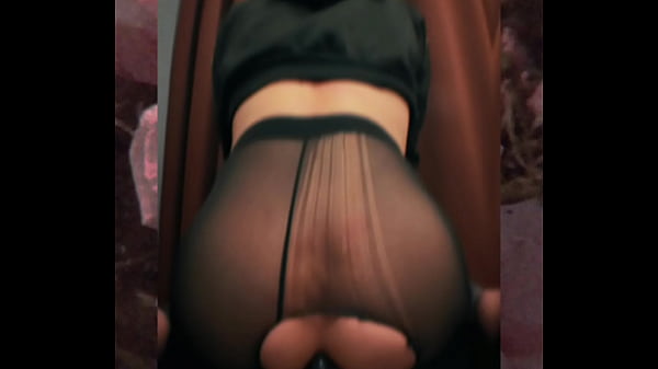 Она любит свою сперму.