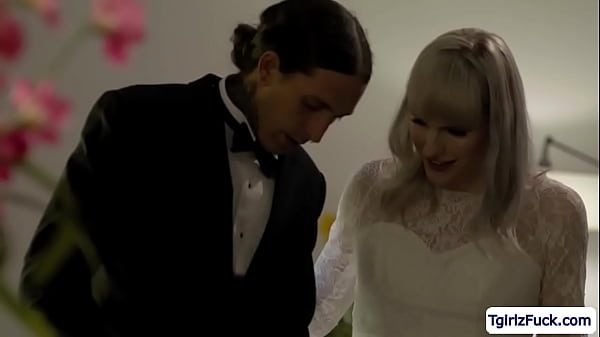 Tbabe Lianna Lawson anal barebacked and fucks friends pussy