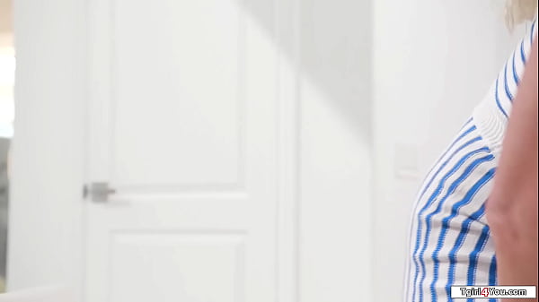 Shemale Ariel Demure barebacking husband ifo busty neighbor